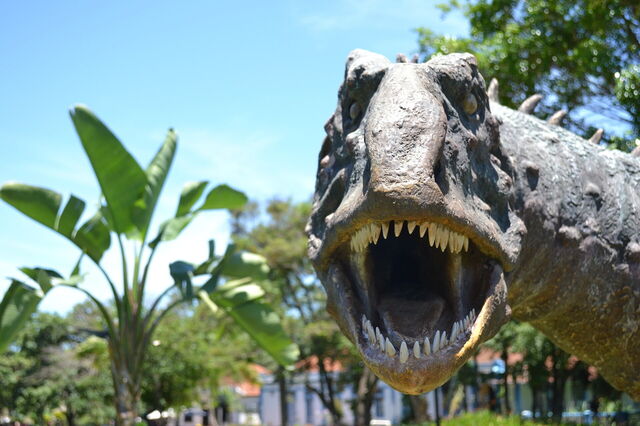 Réplica de dinosaurio