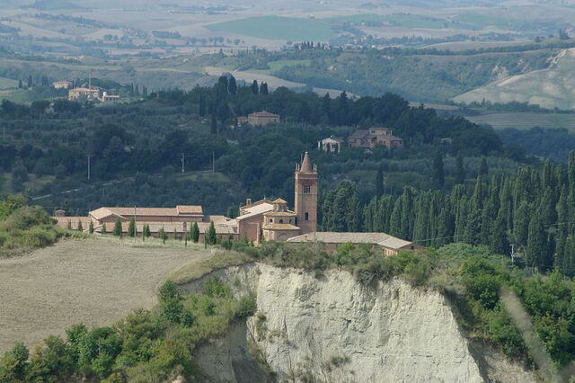 Crete Senesi y la Abadía de Monte Oliveto