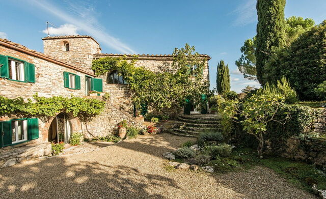 Camporempoli, exterior