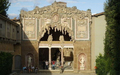 Buontalenti Gruta, fachada