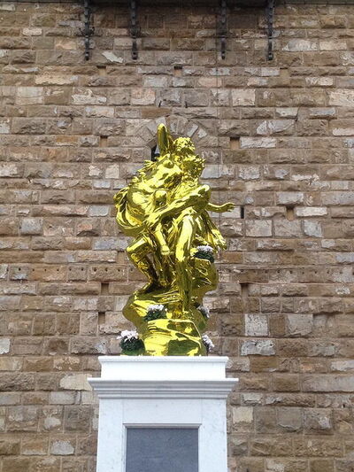 Obra de Koons fuera del Palazzo Vecchio