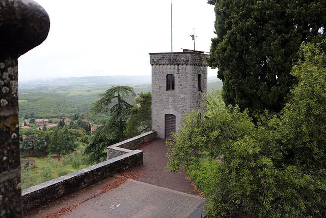 Castello di Brolio, murallas