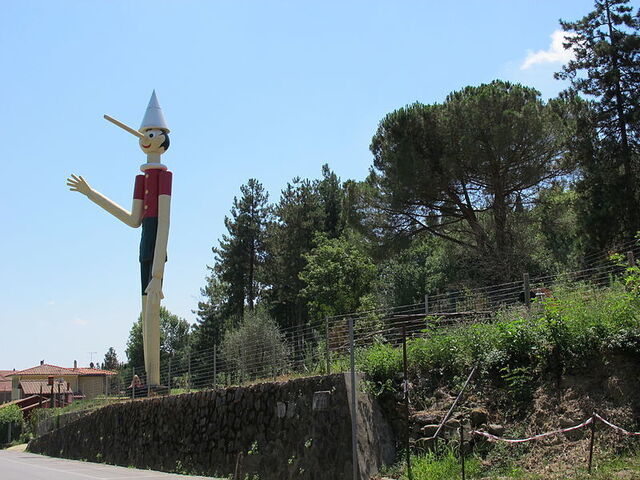 Estatua de Pinocho, Collodi