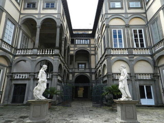 Palazzo Pfanner, fachada