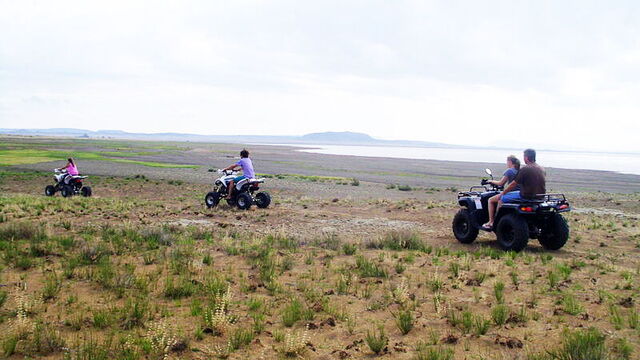 Exploración del campo en un quad