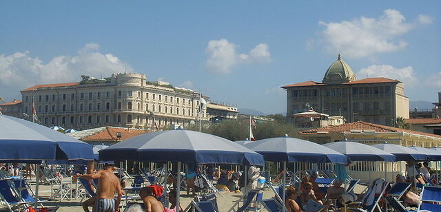 La soleada ciudad de Viareggio