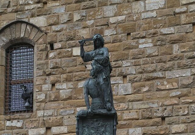 Judith y Holofernes, Donatello