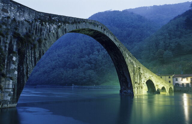 El puente del diablo en bagni di lucca
