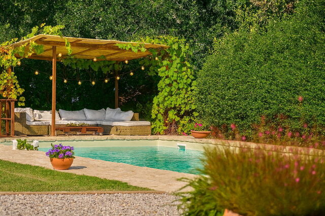 Novella, piscina
