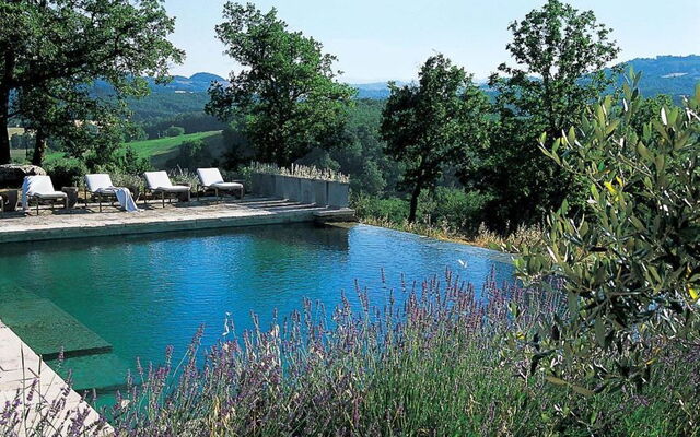 Le Porciglia, vista y piscina