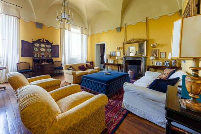 Castel Ruggero, sala de estar