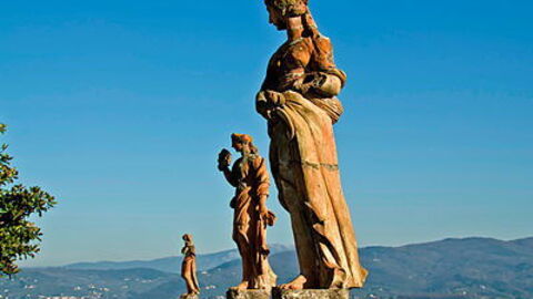 Estatuas de terracota en Impruneta