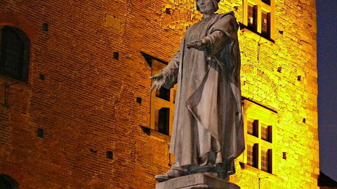 estatua de Datini en Prato