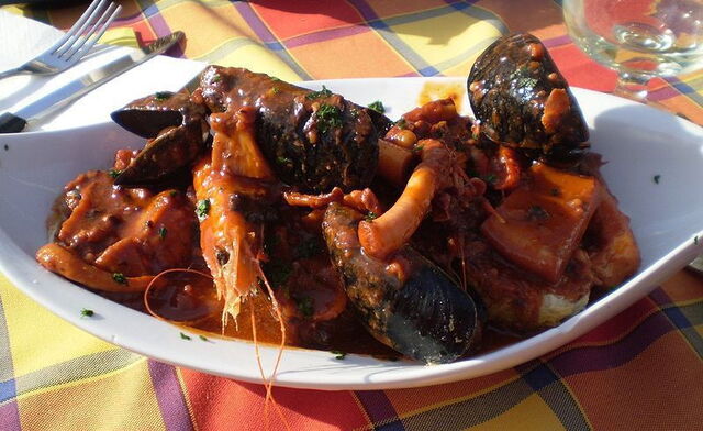 Estofado de pescado cacciucco