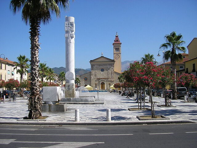 Plaza de mármol en Carrara