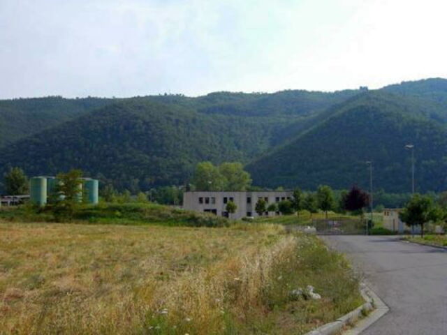 Vista de tierra de las colinas de las pirámides de Pontassieve