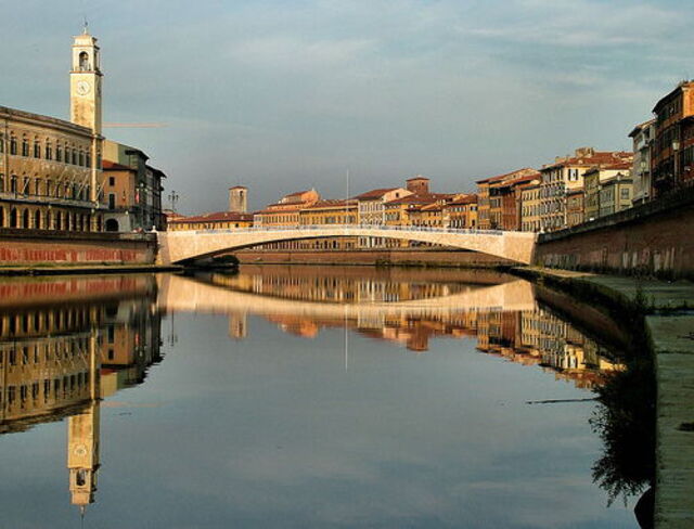 Río Arno en Pisa
