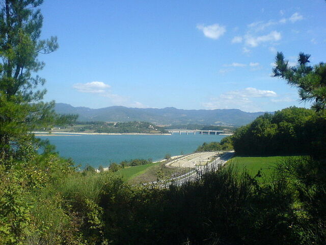 Paisaje del lago Bilancino