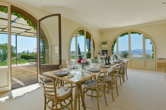 Villa Bagnoli, comedor