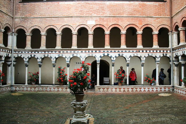 Abbazia di Torri, claustro