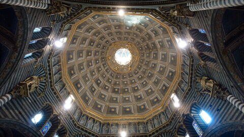 El interior del Duomo