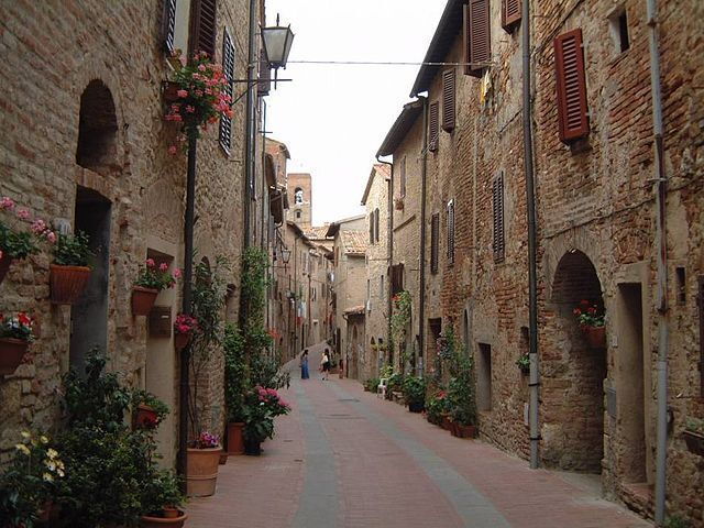 Calle Quaint en Casole d'Elsa