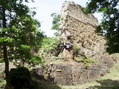 Uno de los antiguos castillos de Vitozza