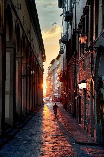 Atardecer en una calle florentina