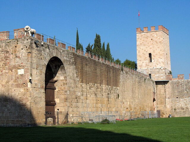 Murallas de la ciudad de Pisa