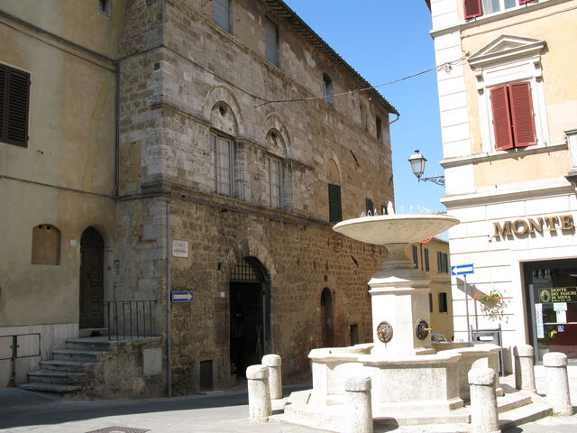 Plaza en Asciano