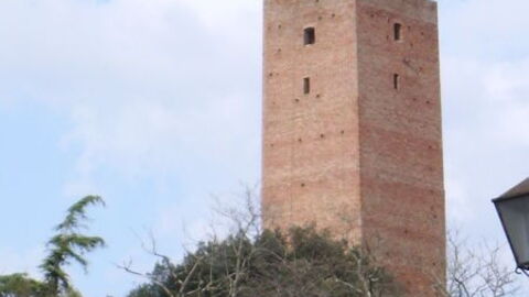 Torre en la ciudad de san Miniato