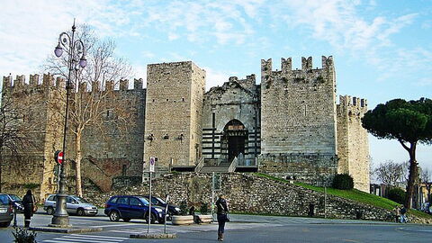 Castillo en la ciudad de Prato