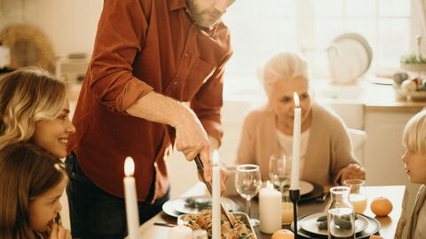 Disfrutando de una comida de Pascua