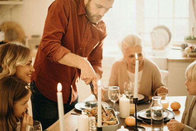 Disfrutando de una comida de Pascua