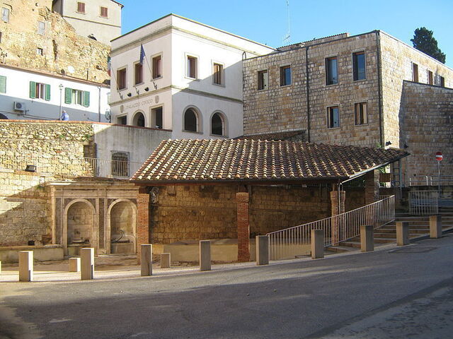 Fuente de agua pública en Bibbona