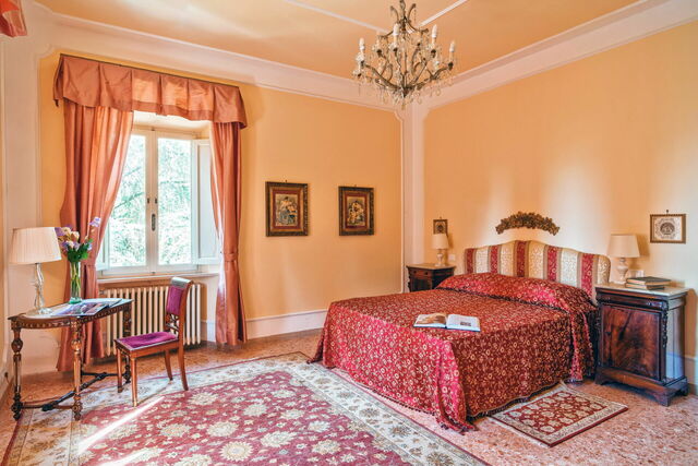 Villa Staggia, dormitorio