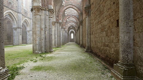 Foto de San Galgano en un día nublado