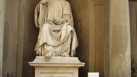 Estatua de Arnolfo di Cambio