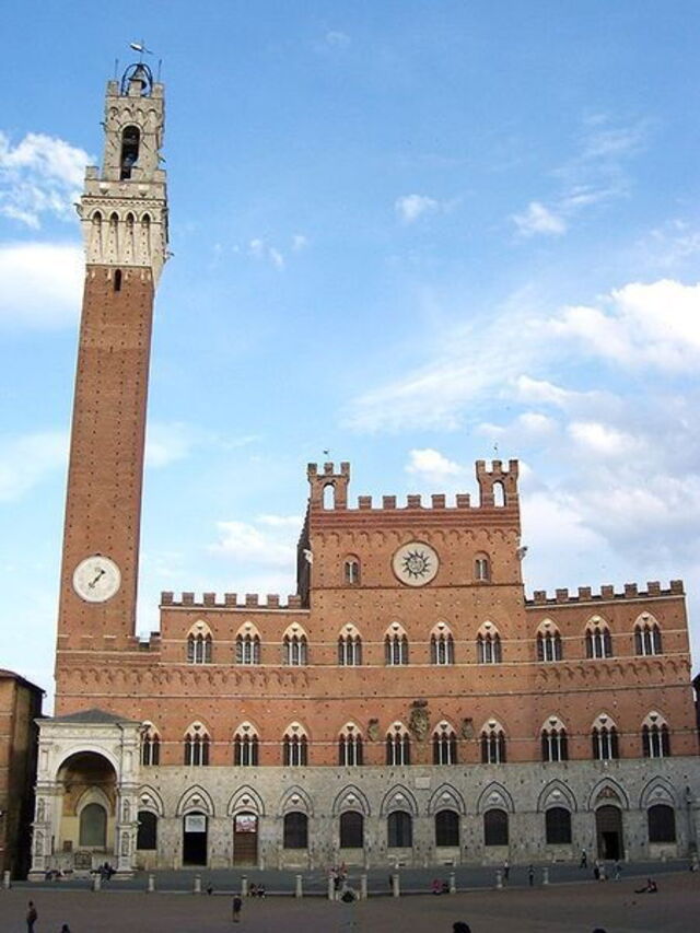 public palazzo en siena