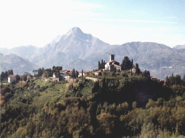 Vista de la ciudad de Barga en Mediavalle