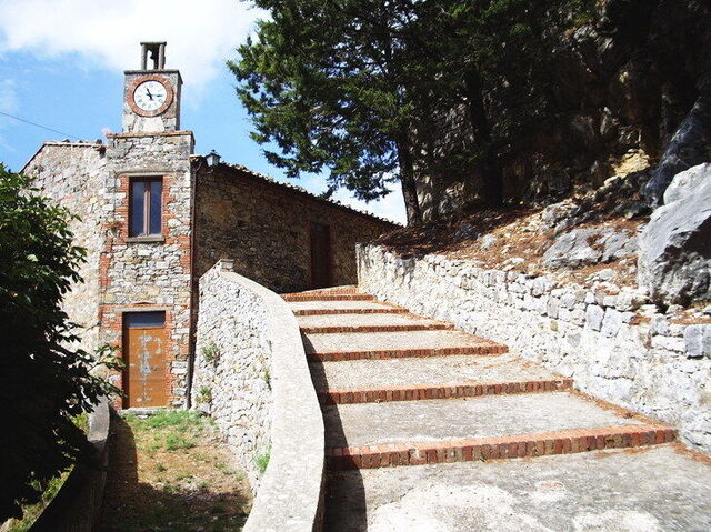 camino al castillo Rocchette Fazio