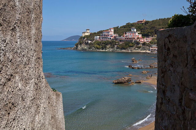 Playa en la costa de Livorno