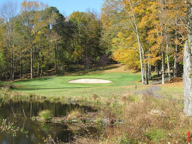 Ejemplo de un bonito campo de golf en otoño