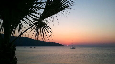 playa de la isla de Elba atardecer