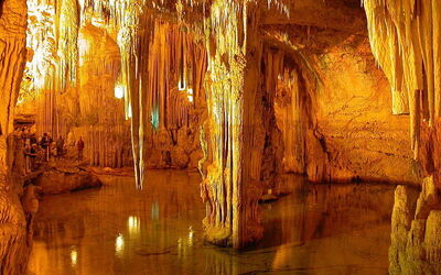 Una cueva subterránea