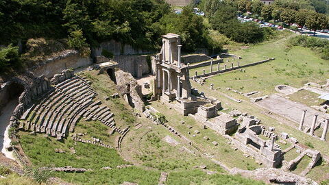 antiguo anfiteatro en Volterra