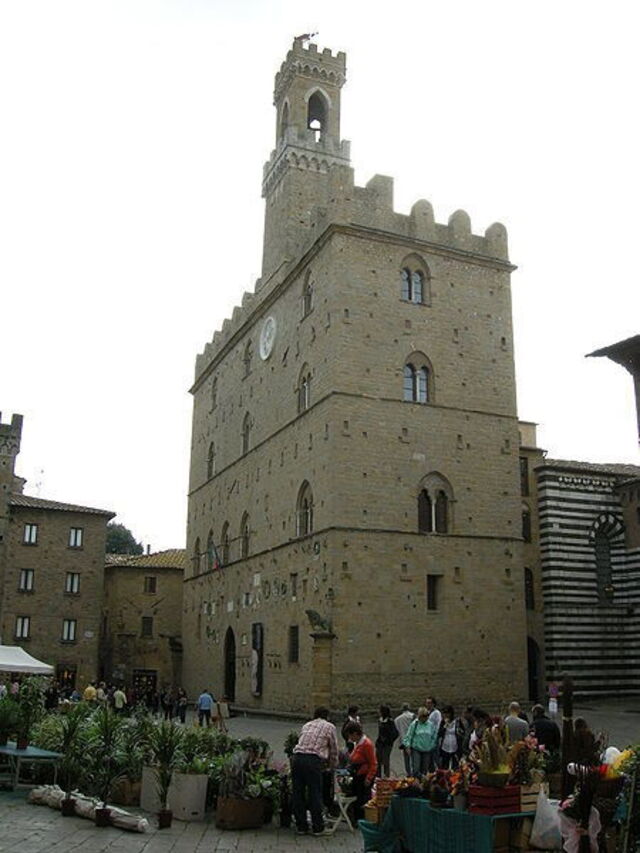 palazzo pretorio en volterra