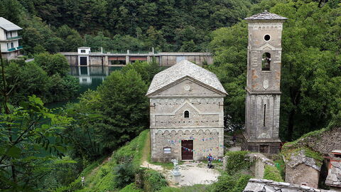 Isola Santa, Iglesia