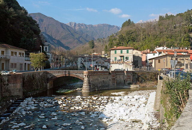 Vistas de las montañas de Serravezza