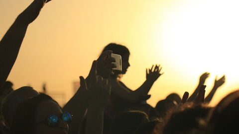 Gente en un concierto